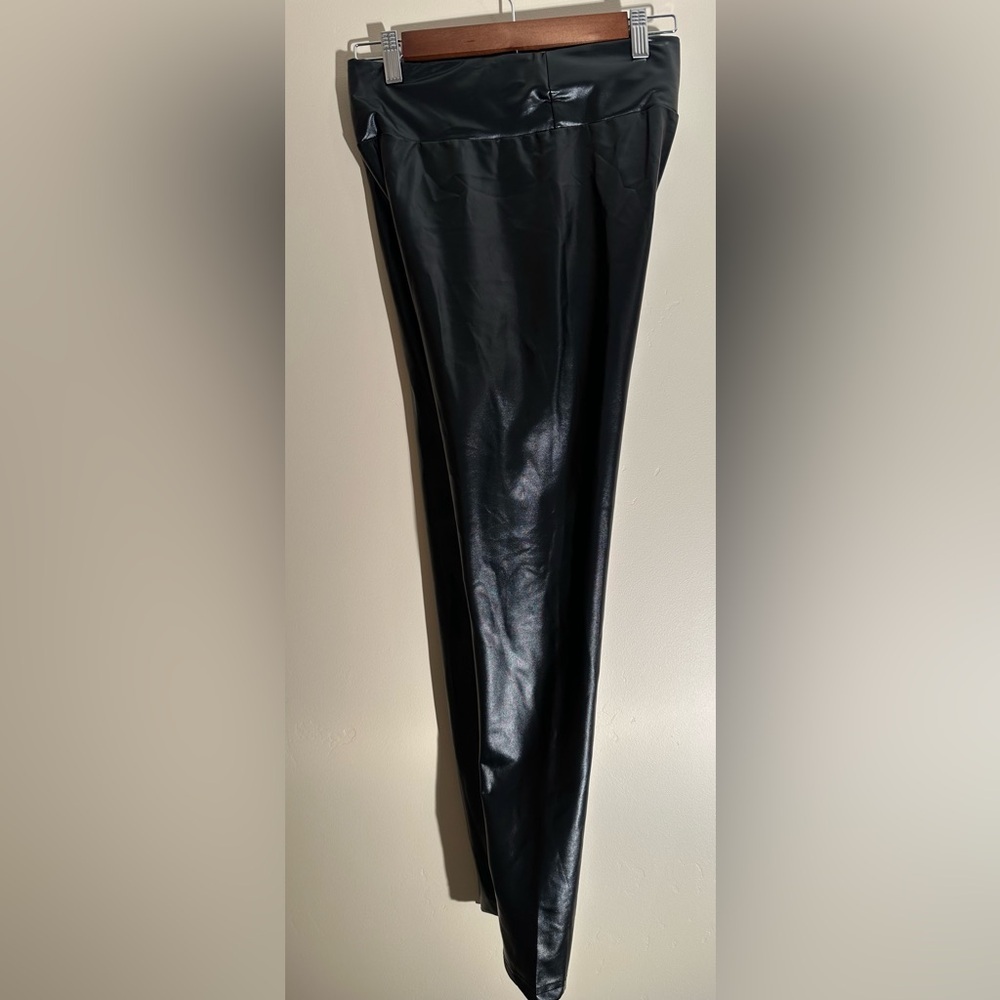 Cupshe Faux Leather Leggings Medium Black Shiny High Waist 26” Inseam NWT